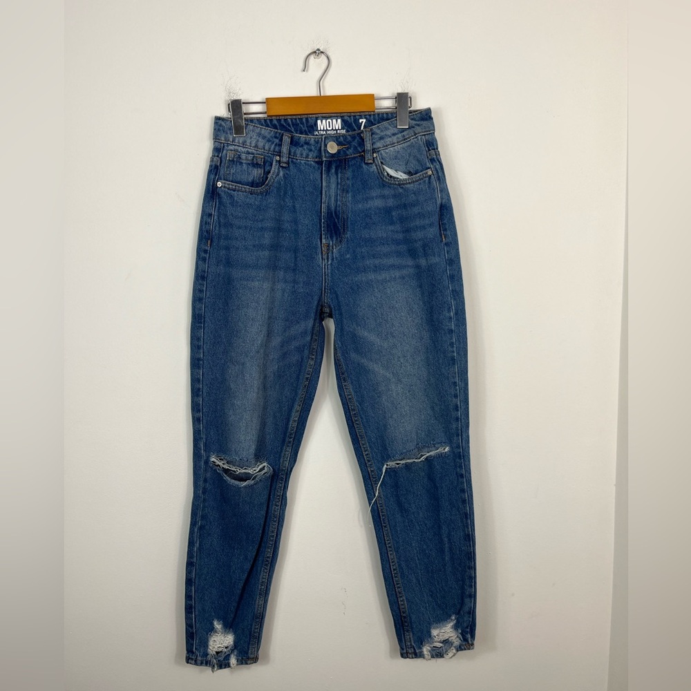 MOM Ultra High Rise Jeans Sz‎ 7